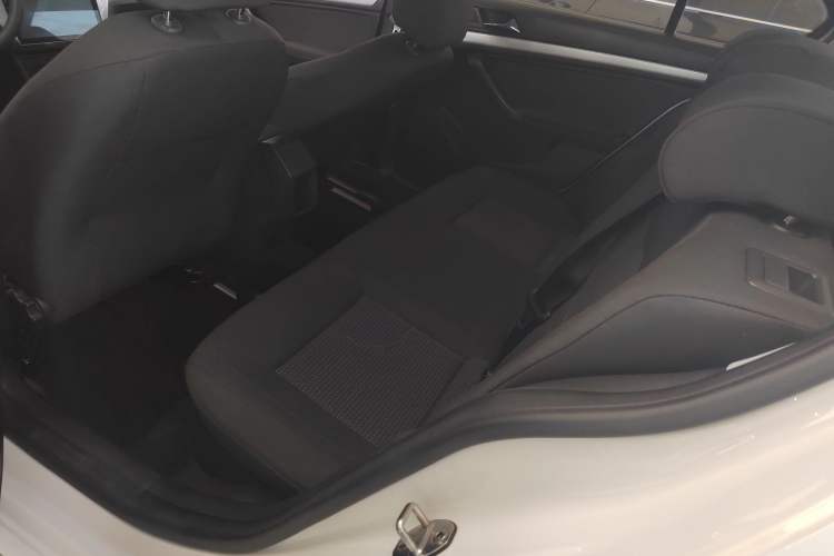 Used Volkswagen Lavida 2018 Classic 1.5L Automatic Fashion Edition China VI Standard Left Rear Seat