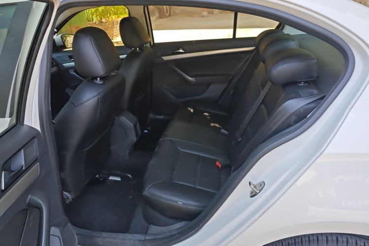 Used Volkswagen Lavida 2018 Classic 1.5L Automatic Fashion Edition China VI Standard Left Rear Seat