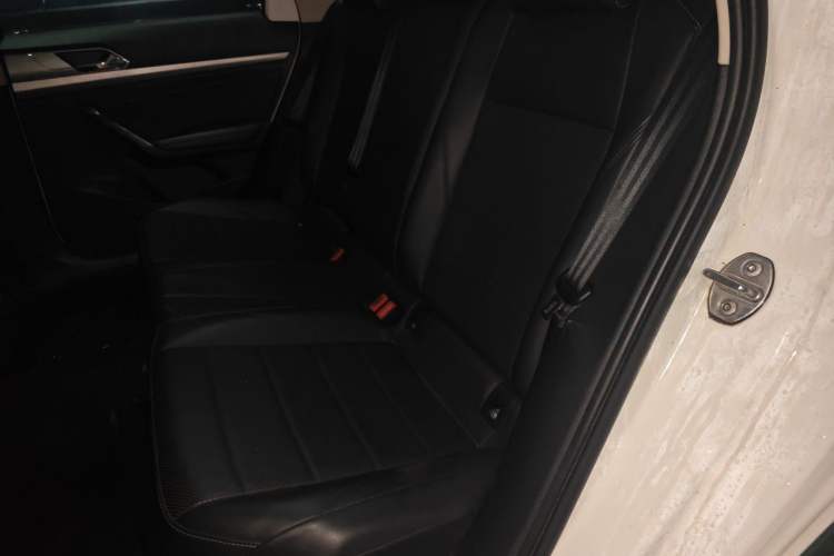 Used Volkswagen Lavida 2018 1.5L Automatic Comfort Edition China V Standard Left Rear Seat