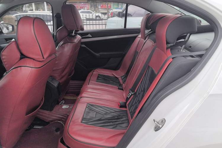 Used Volkswagen Lavida 2018 Classic 1.5L Automatic Fashion Edition China VI Standard Left Rear Seat