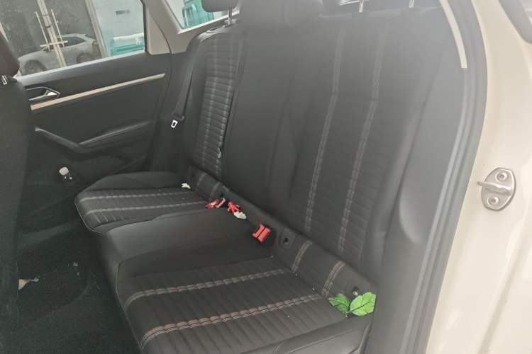 Used Volkswagen Lavida 2018 Hatchback 200TSI DSG Comfort Edition China V Standard Left Rear Seat