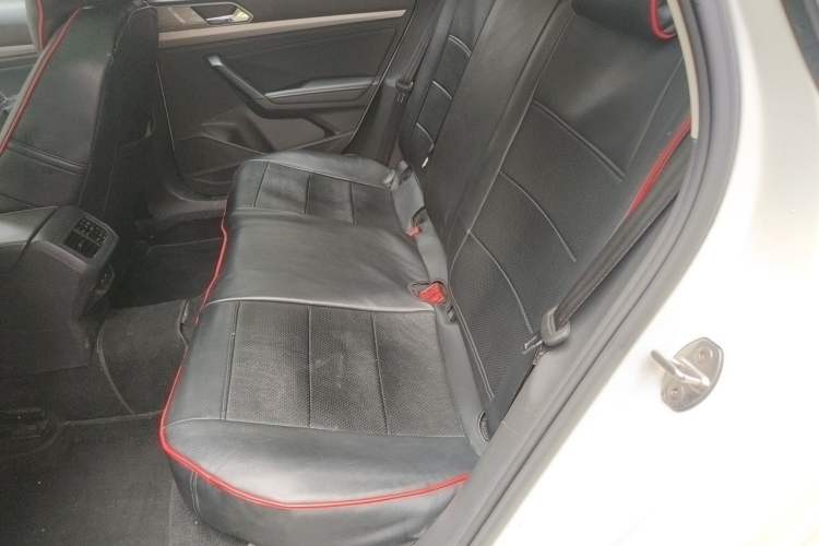 Used Volkswagen Lavida 2018 Hatchback 280TSI DSG Comfort Edition China V Standard Left Rear Seat