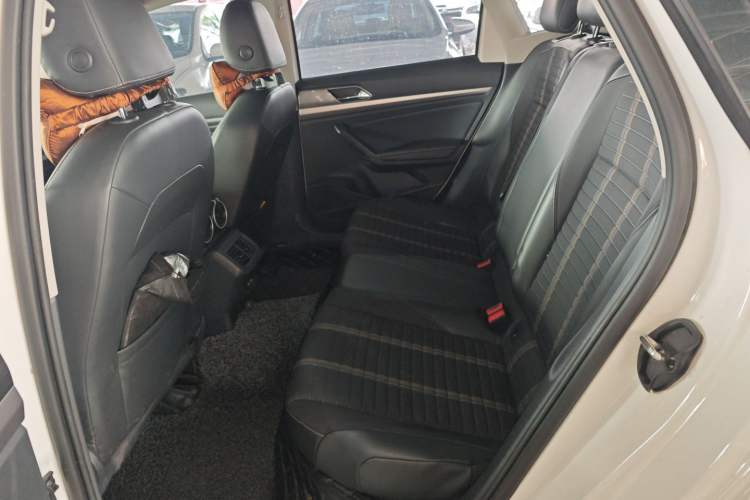 Used Volkswagen Lavida 2018 Hatchback 200TSI DSG Comfort Edition China V Standard Left Rear Seat