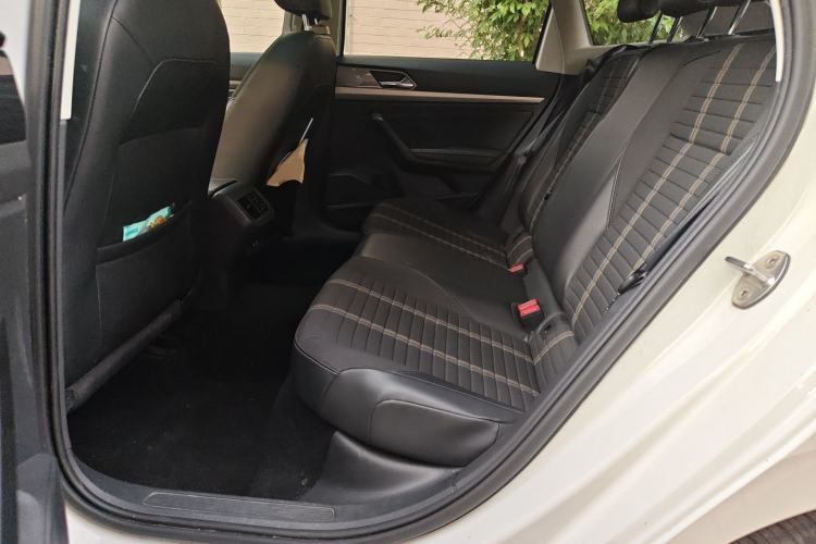 Used Volkswagen Lavida 2018 Hatchback 200TSI DSG Comfort Edition China V Standard Left Rear Seat