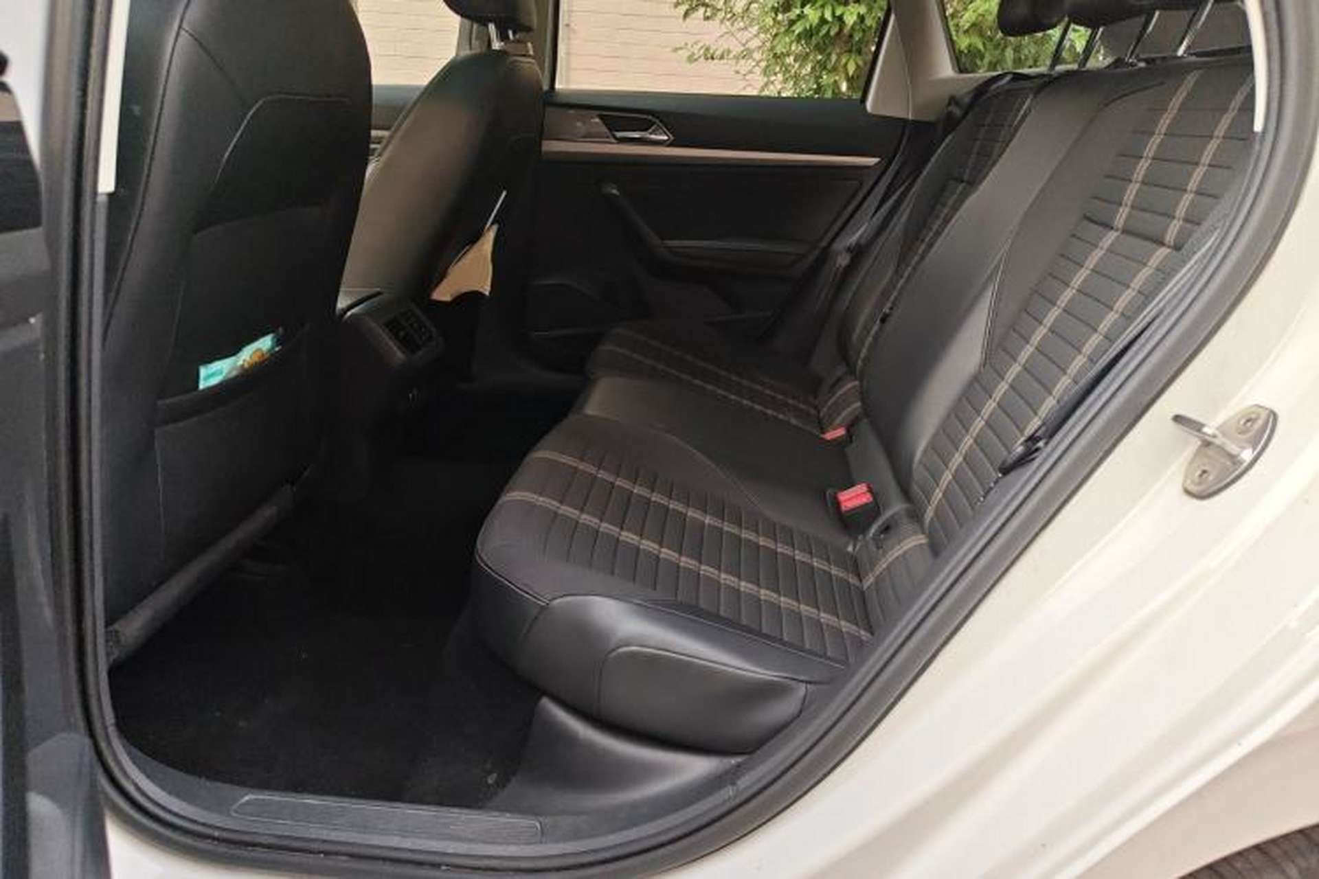 Used Volkswagen Lavida 2018 Hatchback 200TSI DSG Comfort Edition China V Standard Left Rear Seat