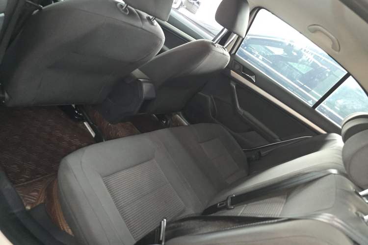Used Volkswagen Lavida 2018 Classic 1.5L Automatic Fashion Edition China VI Standard Left Rear Seat