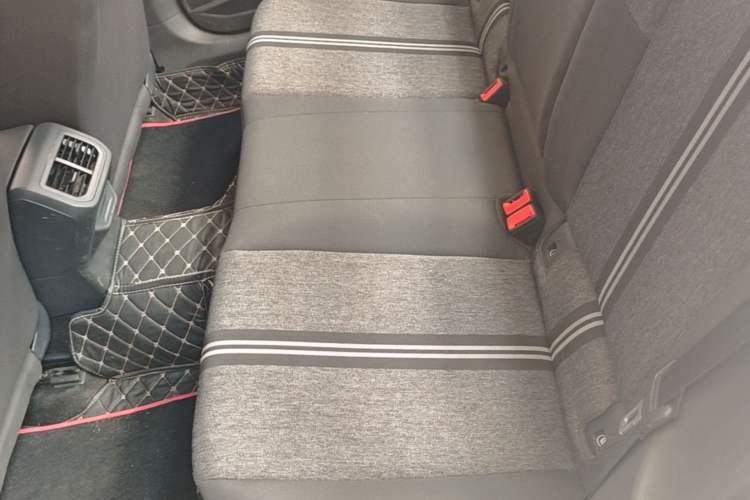 Used Volkswagen Lavida 2018 1.5L Automatic Fashion Edition China V Standard Left Rear Seat