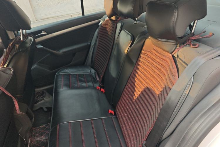 Used Volkswagen Lavida 2018 Classic 1.5L Automatic Fashion Edition China VI Standard Left Rear Seat