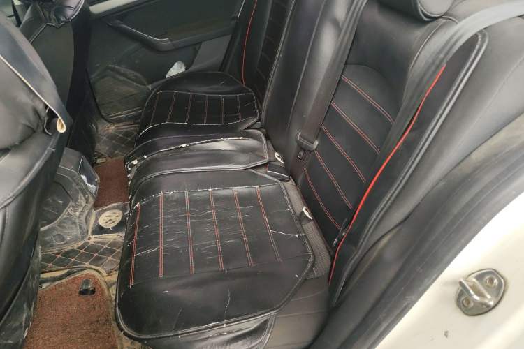 Used Volkswagen Lavida 2018 Classic 1.5L Manual Fashion Edition China VI Standard Left Rear Seat
