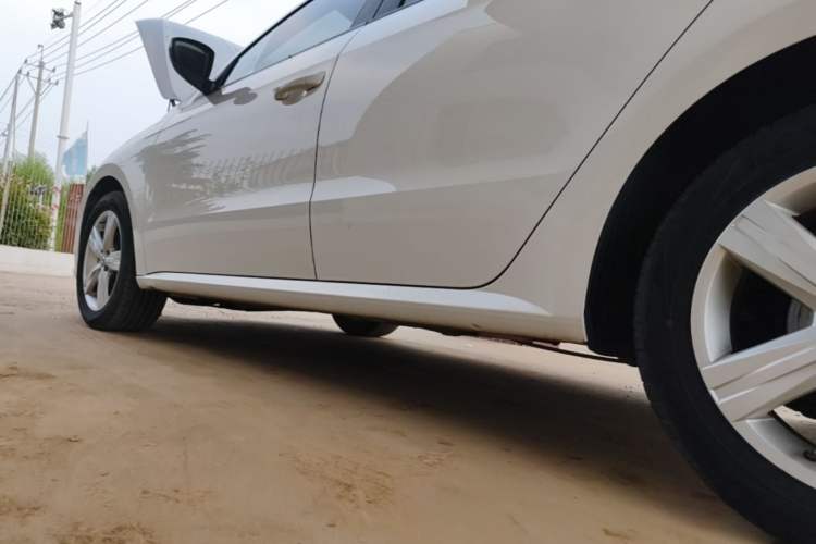 Used Volkswagen Lavida 2018 Classic 1.5L Automatic Fashion Edition China VI Standard Left Side Sill