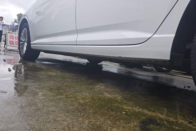 Used Volkswagen Lavida 2018 1.5L Automatic Comfort Edition China V Standard Left Side Sill