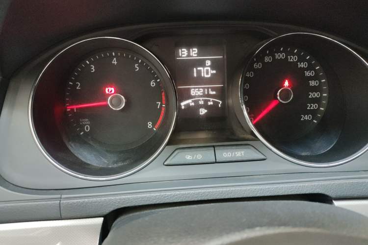 Used Volkswagen Lavida 2018 Classic 1.5L Manual Comfort Edition China VI Standard Odometer Close Up