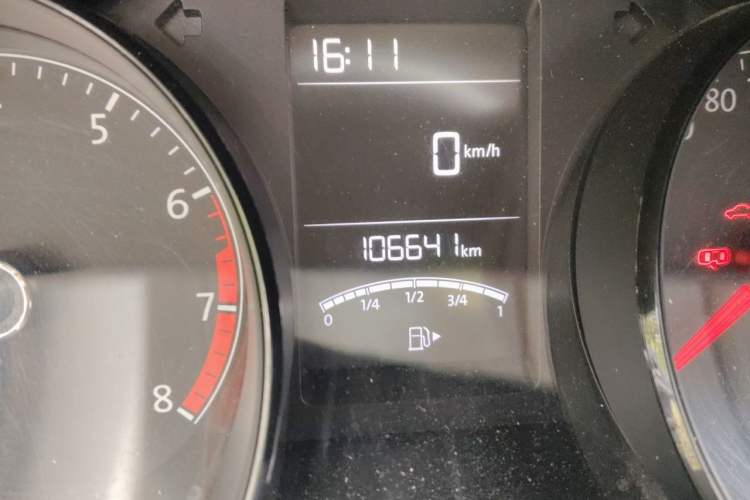 Used Volkswagen Lavida 2018 Classic 1.5L Manual Fashion Edition China VI Standard Odometer Close Up