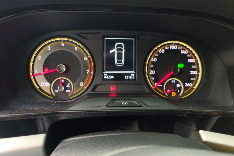 Used Volkswagen Lavida 2018 Hatchback 200TSI DSG Comfort Edition China V Standard Odometer Close Up