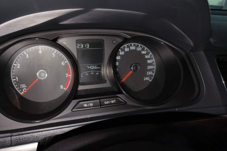 Used Volkswagen Lavida 2018 Classic 1.5L Automatic Fashion Edition China VI Standard Odometer Close Up