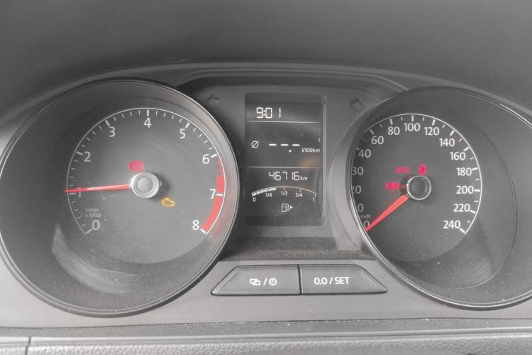 Used Volkswagen Lavida 2018 Classic 1.5L Manual Fashion Edition China VI Standard Odometer Close Up