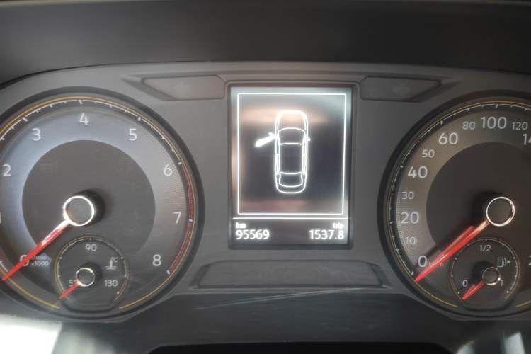 Used Volkswagen Lavida 2018 1.5L Automatic Comfort Edition China V Standard Odometer Close Up