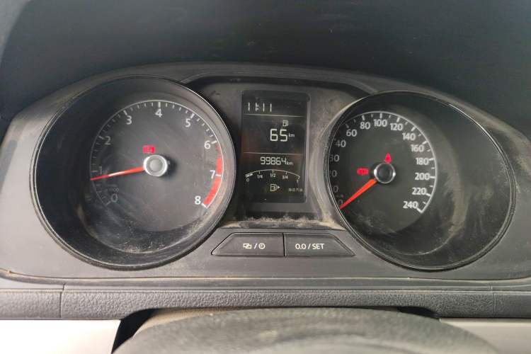 Used Volkswagen Lavida 2018 Classic 1.5L Manual Fashion Edition China VI Standard Odometer Close Up