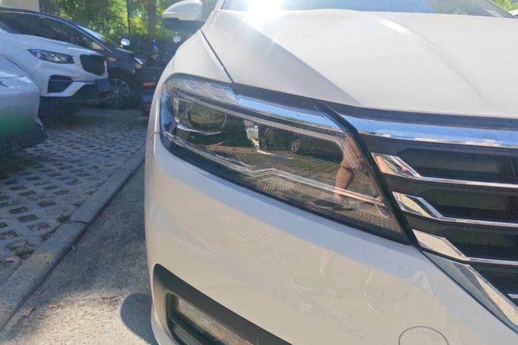 Used Volkswagen Lavida 2018 1.5L Automatic Comfort Edition China V Standard Right Front Headlight