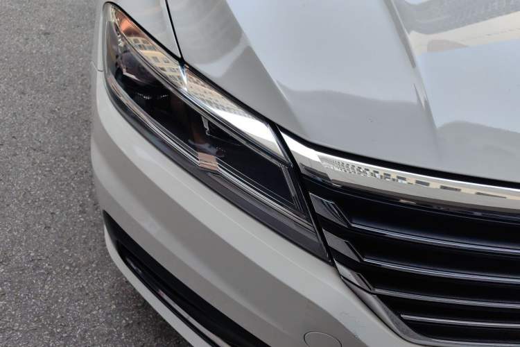 Used Volkswagen Lavida 2018 1.5L Automatic Comfort Edition China V Standard Right Front Headlight