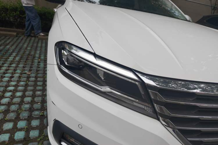 Used Volkswagen Lavida 2018 Hatchback 280TSI DSG Luxury Edition China V Standard Right Front Headlight
