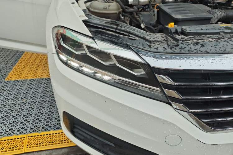 Used Volkswagen Lavida 2018 1.5L Automatic Fashion Edition China V Standard Right Front Headlight