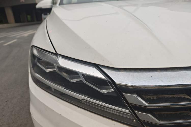 Used Volkswagen Lavida 2018 1.5L Automatic Fashion Edition China V Standard Right Front Headlight