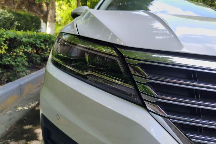 Used Volkswagen Lavida 2018 280TSI DSG Luxury Edition China V Standard Right Front Headlight