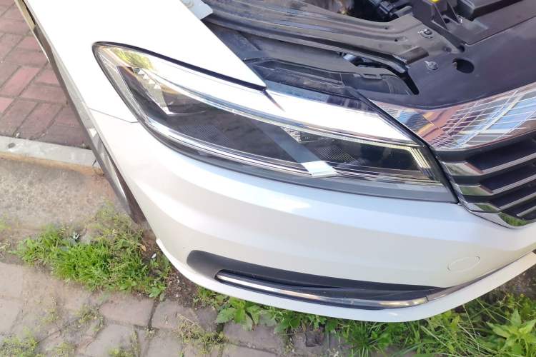 Used Volkswagen Lavida 2018 1.5L Automatic Comfort Edition China V Standard Right Front Headlight
