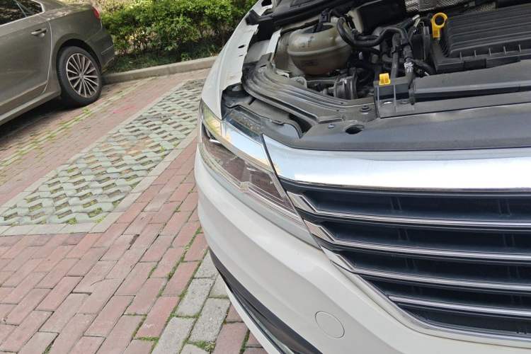 Used Volkswagen Lavida 2018 280TSI DSG Comfort Edition China V Standard Right Front Headlight