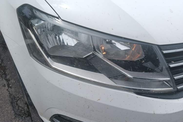 Used Volkswagen Lavida 2018 Classic 1.5L Automatic Comfort Edition China VI Standard Right Front Headlight