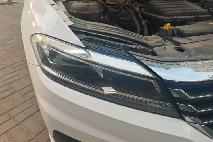 Used Volkswagen Lavida 2018 280TSI DSG Comfort Edition China V Standard Right Front Headlight