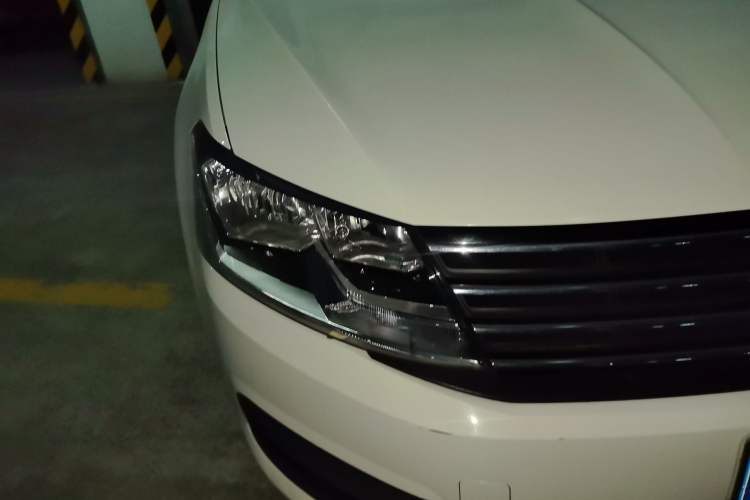Used Volkswagen Lavida 2018 Classic 1.5L Automatic Fashion Edition China VI Standard Right Front Headlight