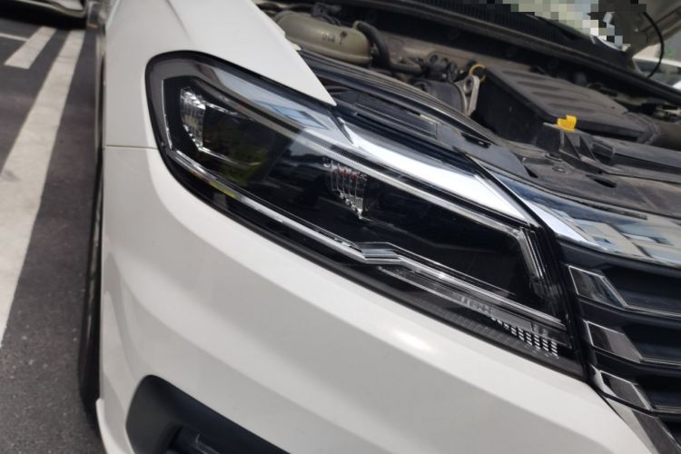 Used Volkswagen Lavida 2018 1.5L Automatic Comfort Edition China V Standard Right Front Headlight