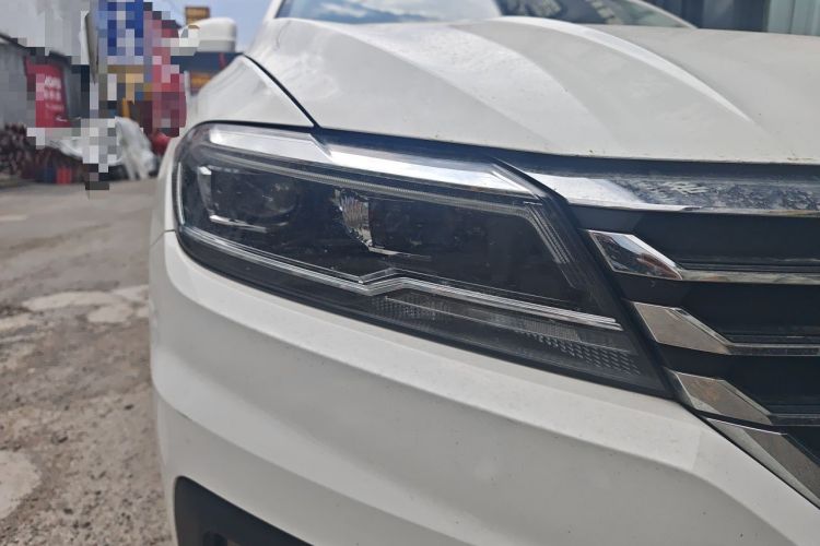 Used Volkswagen Lavida 2018 Hatchback 200TSI DSG Comfort Edition China V Standard Right Front Headlight
