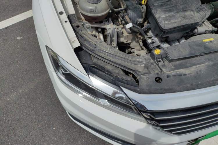 Used Volkswagen Lavida 2018 1.5L Manual Comfort Edition China V Standard Right Front Headlight
