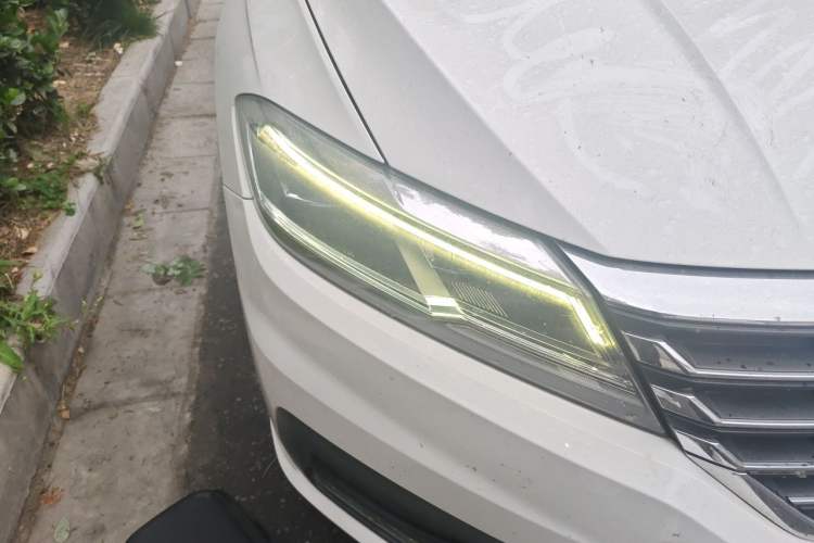 Used Volkswagen Lavida 2018 1.5L Automatic Comfort Edition China V Standard Right Front Headlight