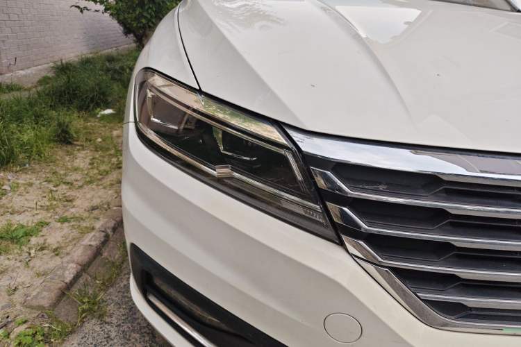 Used Volkswagen Lavida 2018 Hatchback 200TSI DSG Comfort Edition China V Standard Right Front Headlight