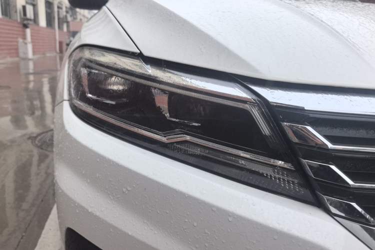 Used Volkswagen Lavida 2018 280TSI DSG Comfort Edition China V Standard Right Front Headlight