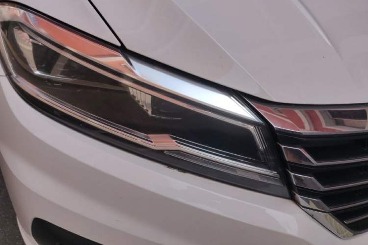 Used Volkswagen Lavida 2018 280TSI DSG Comfort Edition China V Standard Right Front Headlight