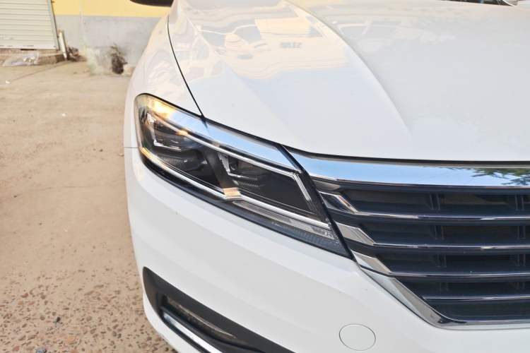 Used Volkswagen Lavida 2018 1.5L Automatic Comfort Edition China V Standard Right Front Headlight