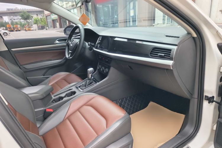 Used Volkswagen Lavida 2018 Hatchback 280TSI DSG Luxury Edition China V Standard Right Front Seat