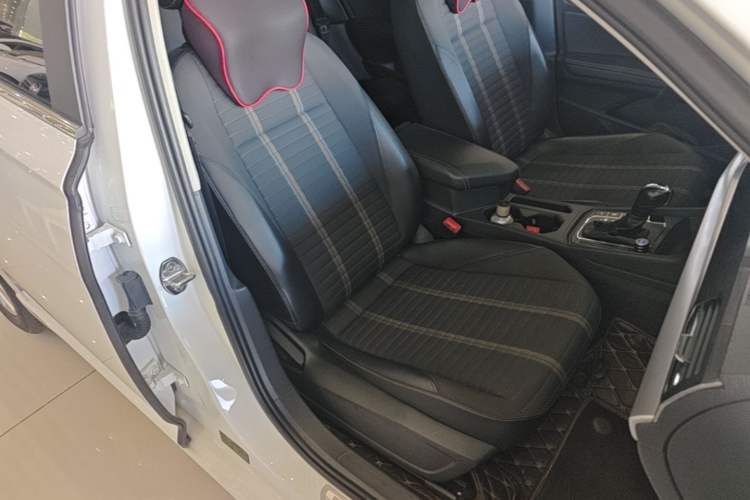 Used Volkswagen Lavida 2018 Hatchback 280TSI DSG Comfort Edition China V Standard Right Front Seat