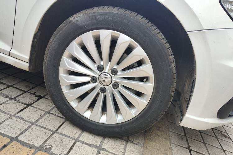 Used Volkswagen Lavida 2018 280TSI DSG Comfort Edition China V Standard Right Front Wheel Hub