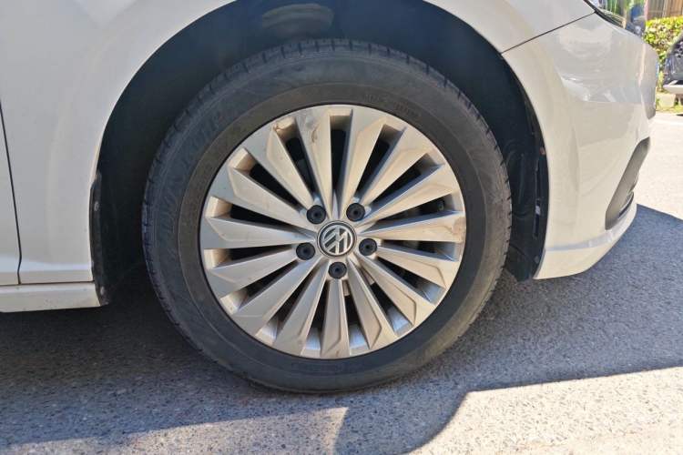 Used Volkswagen Lavida 2018 1.5L Automatic Comfort Edition China V Standard Right Front Wheel Hub