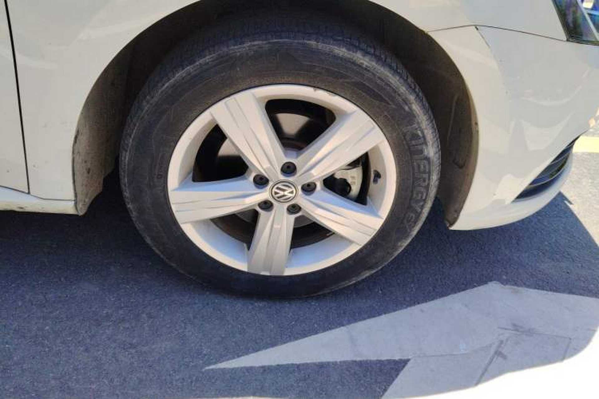 Used Volkswagen Lavida 2018 Classic 1.5L Automatic Fashion Edition China VI Standard Right Front Wheel Hub