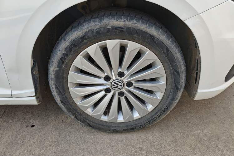 Used Volkswagen Lavida 2018 1.5L Manual Comfort Edition China V Standard Right Front Wheel Hub