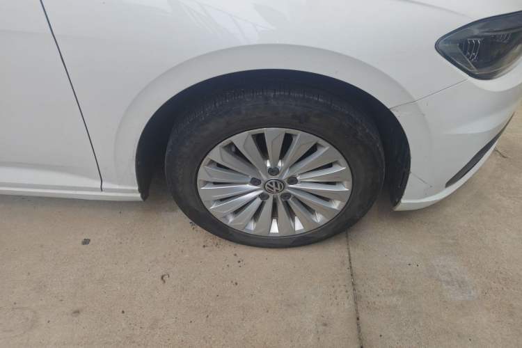 Used Volkswagen Lavida 2018 1.5L Automatic Comfort Edition China V Standard Right Front Wheel Hub