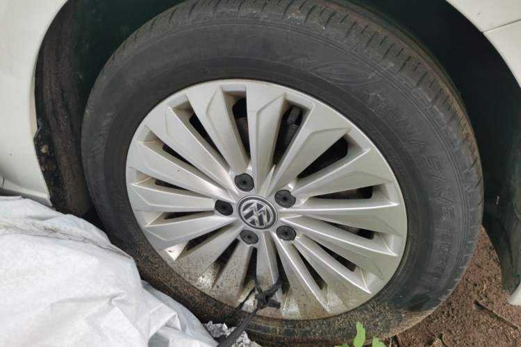 Used Volkswagen Lavida 2018 1.5L Manual Comfort Edition China V Standard Right Front Wheel Hub