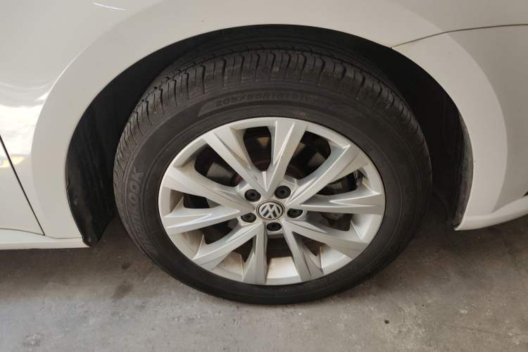 Used Volkswagen Lavida 2018 Classic 1.5L Manual Comfort Edition China VI Standard Right Front Wheel Hub